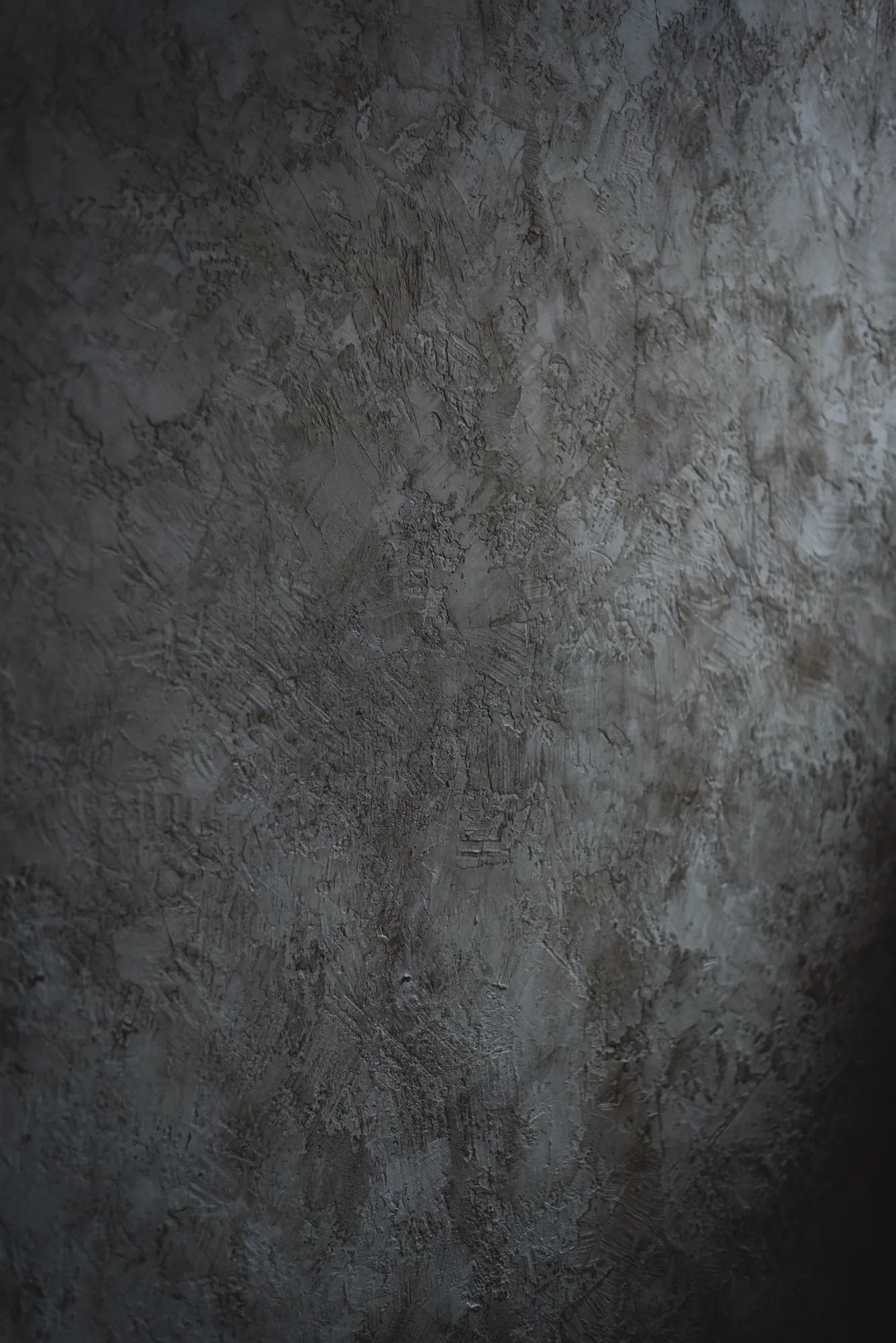 Charcoal Intonachino surface with expressive fine texture